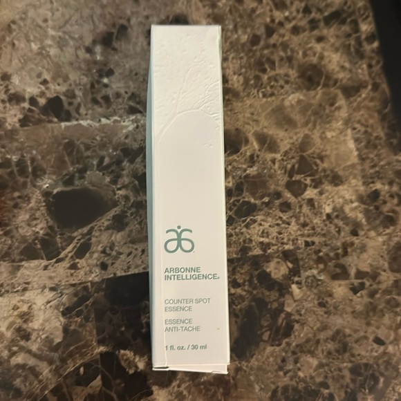 BNIB -  Arbonne Intelligence Counter Spot Essence.       1 fl. Oz / 30 ml - Picture 1 of 2